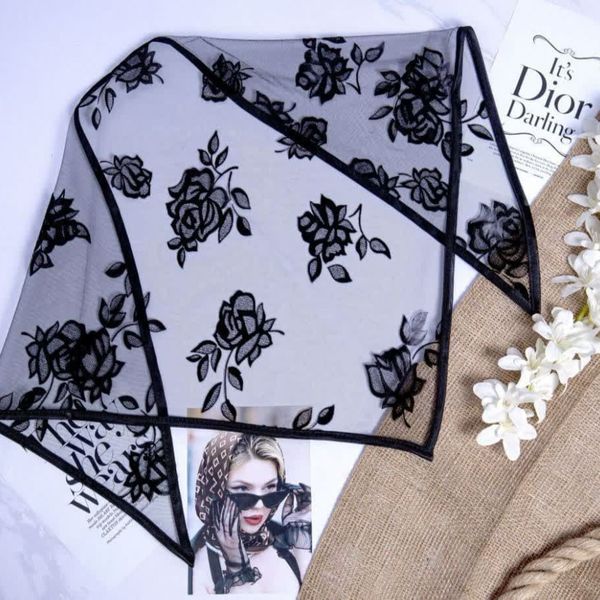 روسری سه گوش طرح گل