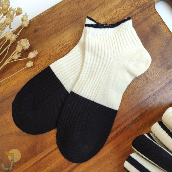 جوراب مچی کبریتی زنانه سفید مشکی وارداتی