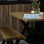 میز ناهارخوری چوب طبیعی با پایه فلزی