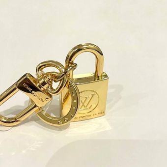 آویز قفل لویی ویتون