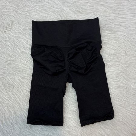 شلوارک باشگاهی گنی پشت چین دار