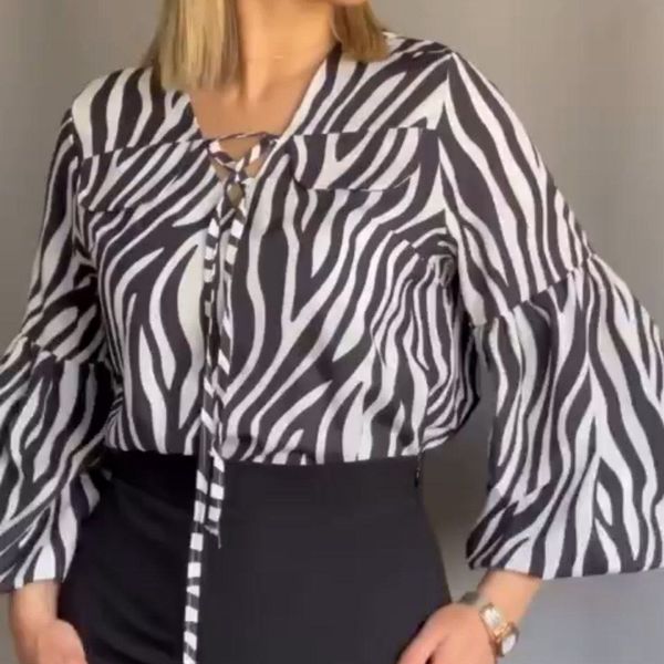 شومیز طرح دار یقه هفت