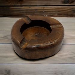 زیر سیگاری تنه درخت