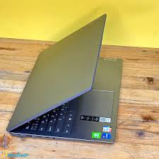 Lenovo V15
