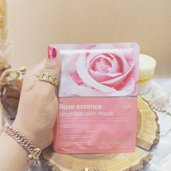 ماسک صورت ورقه ای گل رز Rose Essence بیوآکوا BIOAQUA