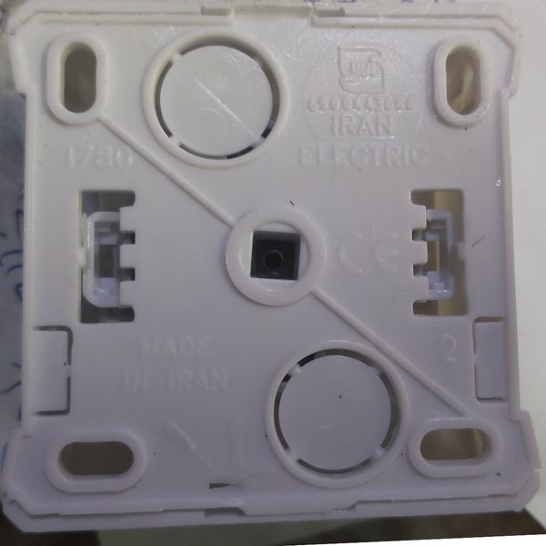 کلید دو پل روکار ایران الکتریک مدل IRR