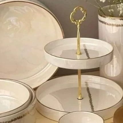 شیرینی خوری دو طبقه طلا کوب طرح گل طلا کوب 