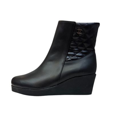 نیم بوت زنانه مدل NGD 452 بیاله رنگ مشکی