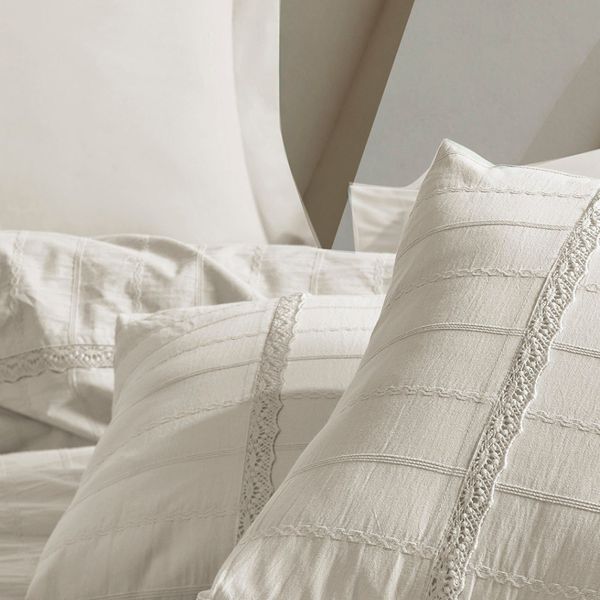 ست روتختی کاوری شش تکه گیپوردوزی شده سفید شیری مدل Jasmin Krem برند Saheser ترکیه