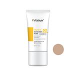کرم ضد آفتاب رنگی ویتالیر، SPF 50، مدل ویتامین سی، مناسب انواع پوست با تنالیته متوسط و حجم 50 میلیلیتر، ضد آب، مرطوبکننده، غی