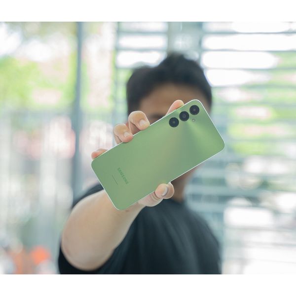 گوشی موبایل سامسونگ مدل Galaxy A05s دو سیم کارت ظرفیت 128 گیگابایت و رم 6 گیگابایت به همراه شارژر سامسونگ