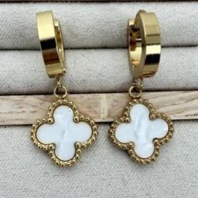 گوشواره استیل طرح گلبرک