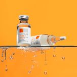 سرم روشن کننده پوست اورموس حاوی ویتامین سی 10 درصد مناسب انواع پوست حجم 30 میلی لیتر