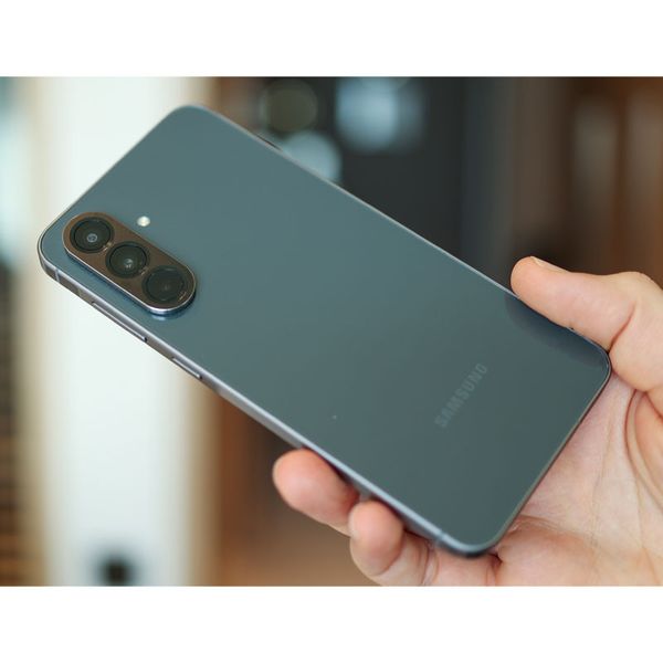 گوشی موبایل سامسونگ مدل Galaxy A56 دو سیم کارت ظرفیت 256 گیگابایت و رم 12 گیگابایت