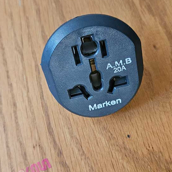 تبدیل 3 شاخه به 2 شاخه ارت دار 20 آمپر MARKEN