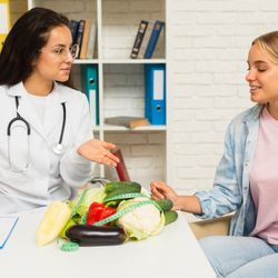 خدمات رژیم درمانی در چاقی ماهانه + +پیگیری هفتگی