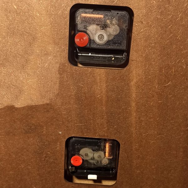 ساعت دیواری گارنت مدل 5475*140