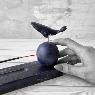 جاعودی استیکی رومیزی طرح نهنگ چوبی