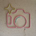 چراغ دیواری مدل نئونی  دوربین عکاسی