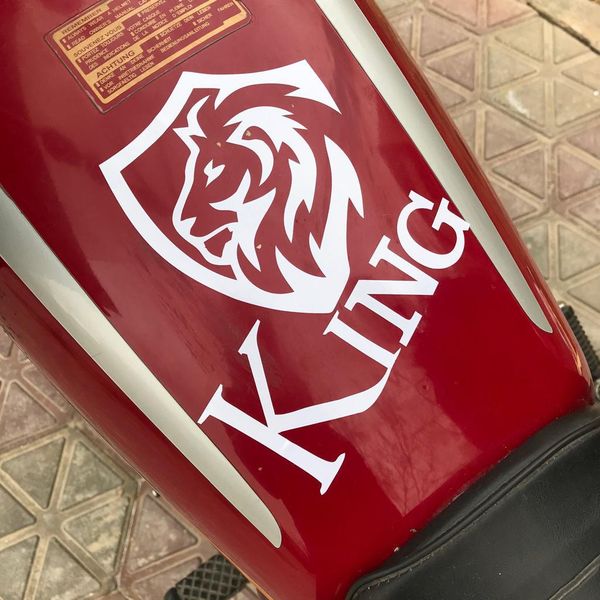 برچسب بدنه موتور سیکلت مهدیار طرح KING کد SM206