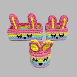 سبد قلاب بافی تربکو طرح خانواده خرگوشی مدل رنگارنگ مجموعه 3 عددی