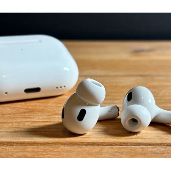 هدفون بلوتوثی اپل مدل AirPods Pro 2nd Generation 2022 Lightning