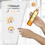 اسپری ضدآفتاب بدون رنگ ویتالیر SPF50 مدل Vitamine C مناسب برای انواع پوست، حجم 150 میلیلیتر