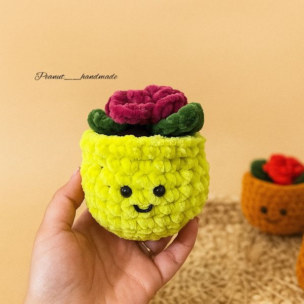 گلدان بافتنی گلدانه