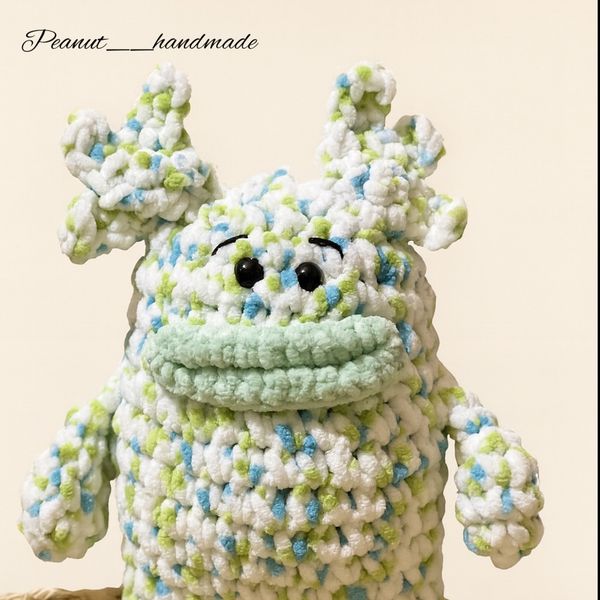 عروسک بافتنی میکروب