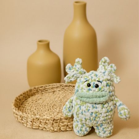 عروسک بافتنی میکروب