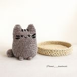 عروسک بافتنی مِشمِشی