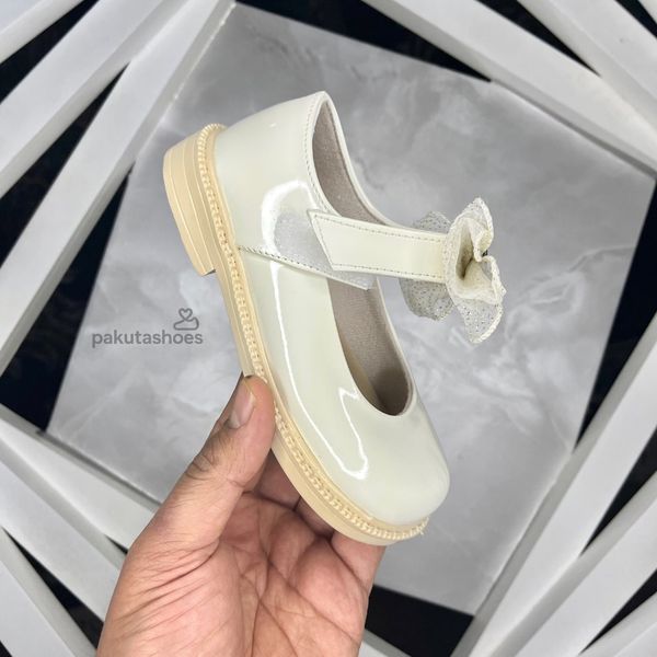 کفش مجلسی دخترانه ورنی مدل قلبی کد 2766456