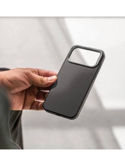 کیس کربن مناسب آیفون 17 نرمال