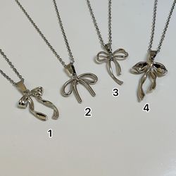 گردنبند پاپیون