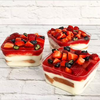 تیرامیسو توت فرنگی