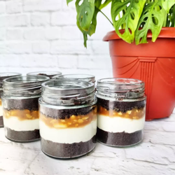 جار کیک اسنیکرز