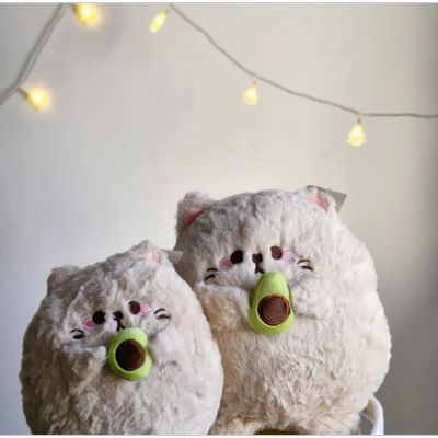 گربه آووکادو به دست (2 سایز)