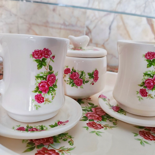 چایخوری گل قرمز