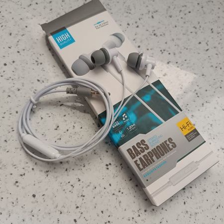 هندزفری سیمی استریو مدل Bass Earphones با کیفیت Hi-Fi و میکروفون داخلی – صدای شفاف و باس قدرتمند