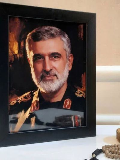 قاب عکس مشکی شهید حاجی زاده