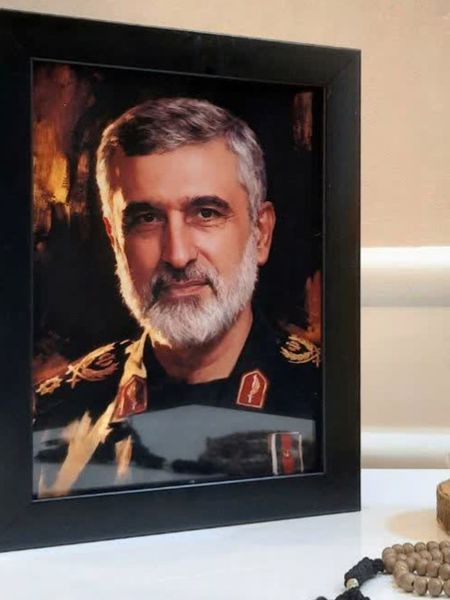 قاب عکس مشکی شهید حاجی زاده