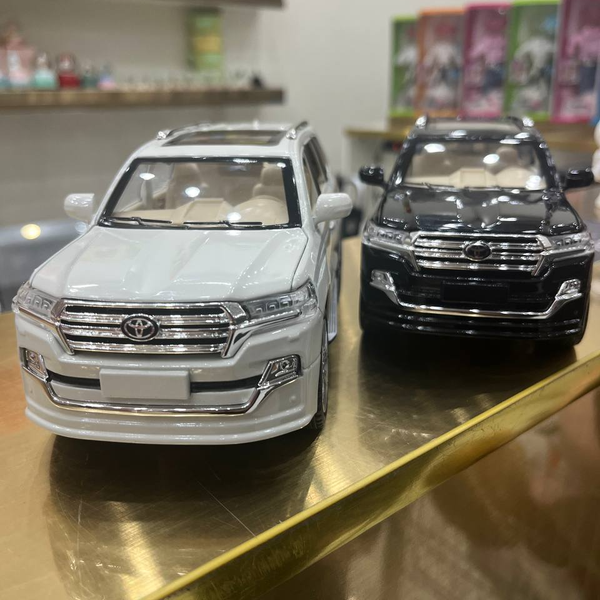 توییتا لندکروز 000236