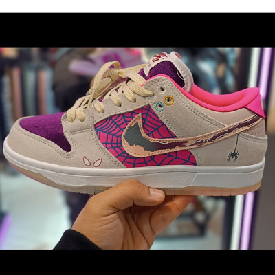 کفش nike sb dunk low pro x spider-verse(gwen stacy)