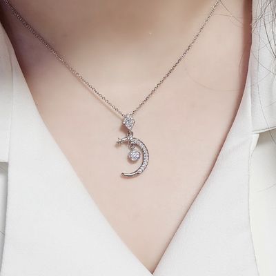 مدال نقره زنانه هلال ماه نگین دار