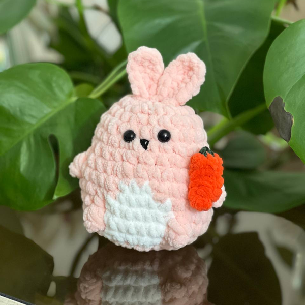 عروسک بافتنی گوپفی با هویج