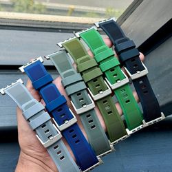 بند سیلیکونی رولکس با قفل سگک فلزی و طراحی کلاسیک