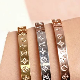 بنگل لویی ویتون