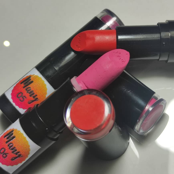 رژلب جامد Many