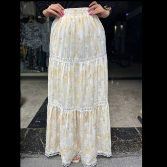 دامن گل برجسته اکلیلی کد 666