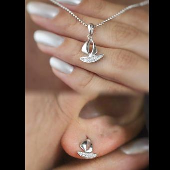 نیمست نقره قایق